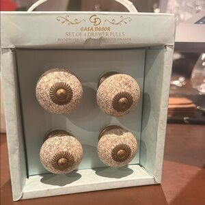 Casa Decor White and Gold Drawer Pulls Set